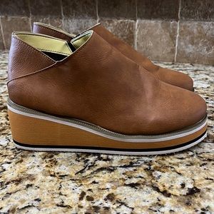 Side zip soft booties